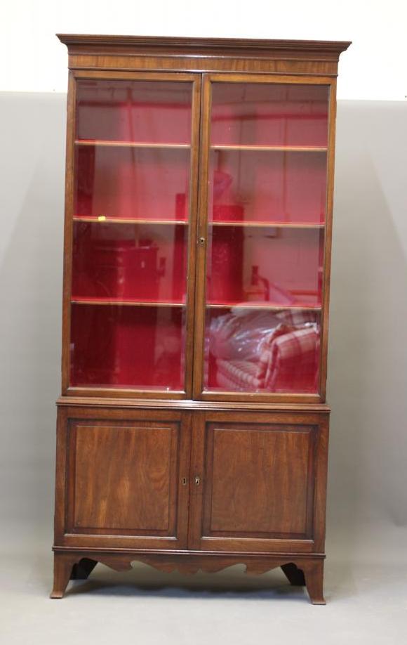 A MAHOGANY TWO STAGE BOOKCASE/DISPLAY CABINET Image