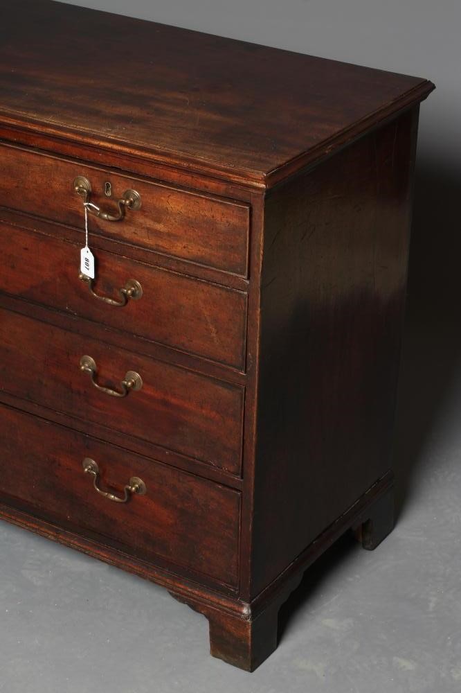 A GEORGIAN MAHOGANY CHEST Image