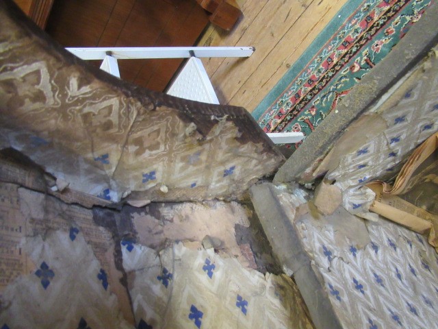 A WELSH OAK ARK OR HUTCH Image