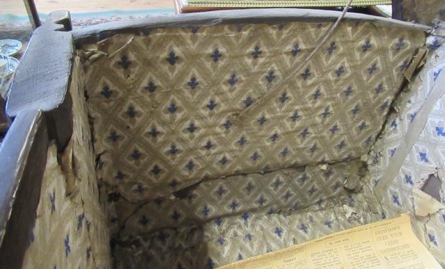 A WELSH OAK ARK OR HUTCH Image