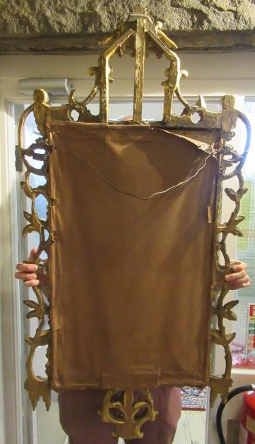 A GEORGIAN CARVED AND GILTWOOD PIER GLASS Image