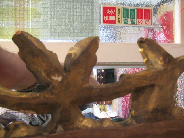 A GEORGIAN CARVED AND GILTWOOD PIER GLASS Image