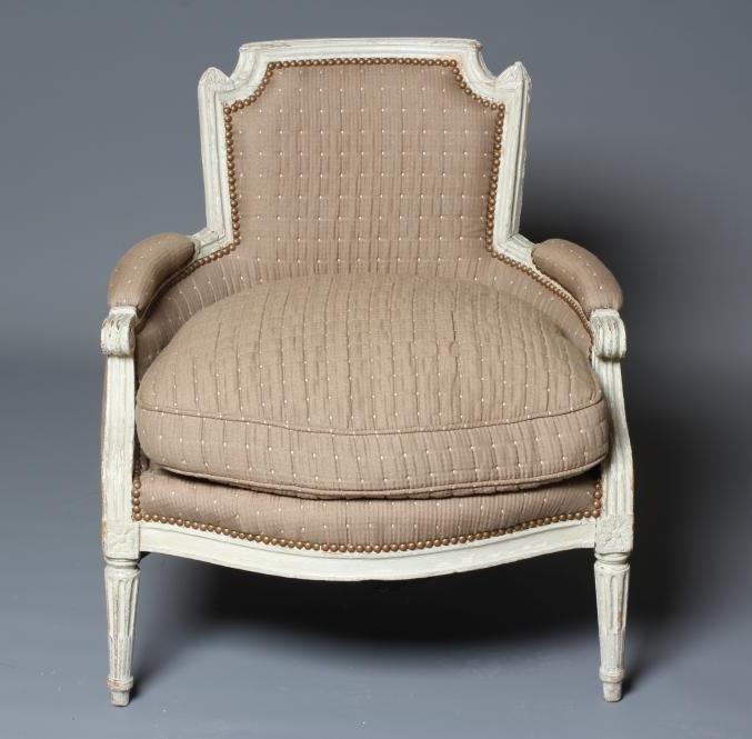 A LOUIS XVI PAINTED BEECH BERGERE Image