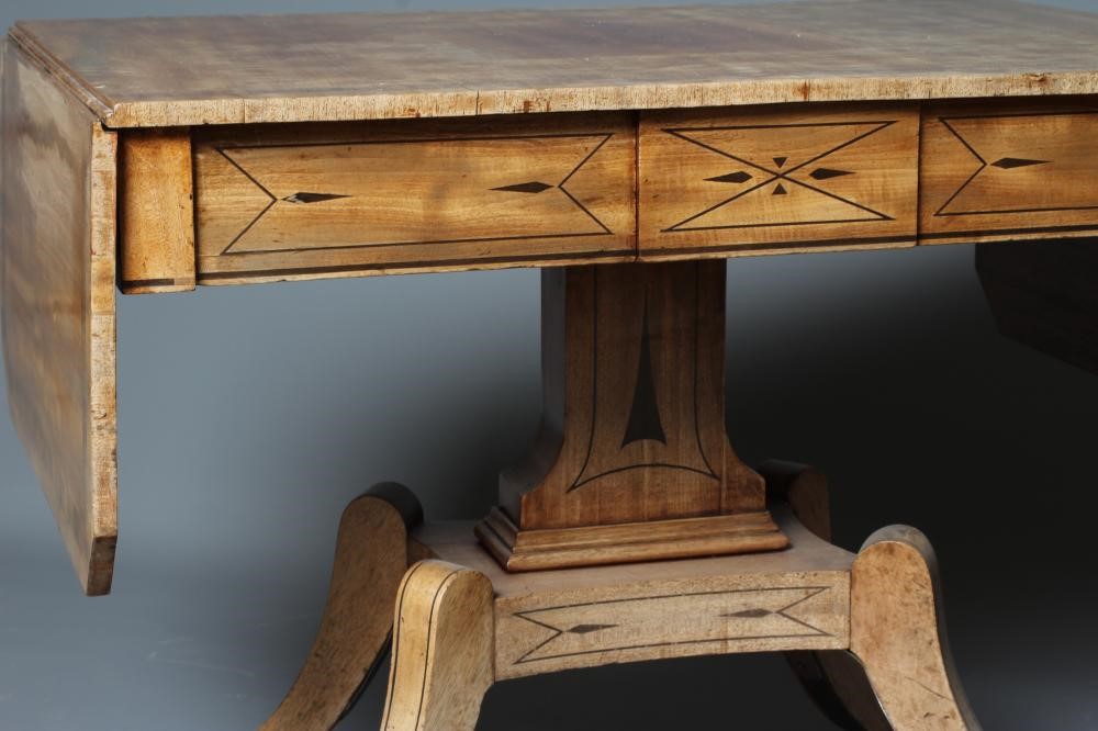 A REGENCY MAHOGANY SOFA TABLE Image