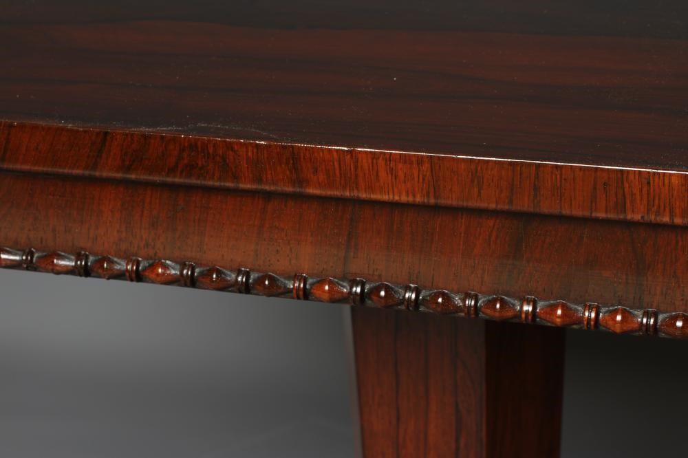 AN EARLY VICTORIAN ROSEWOOD OCCASIONAL TABLE Image