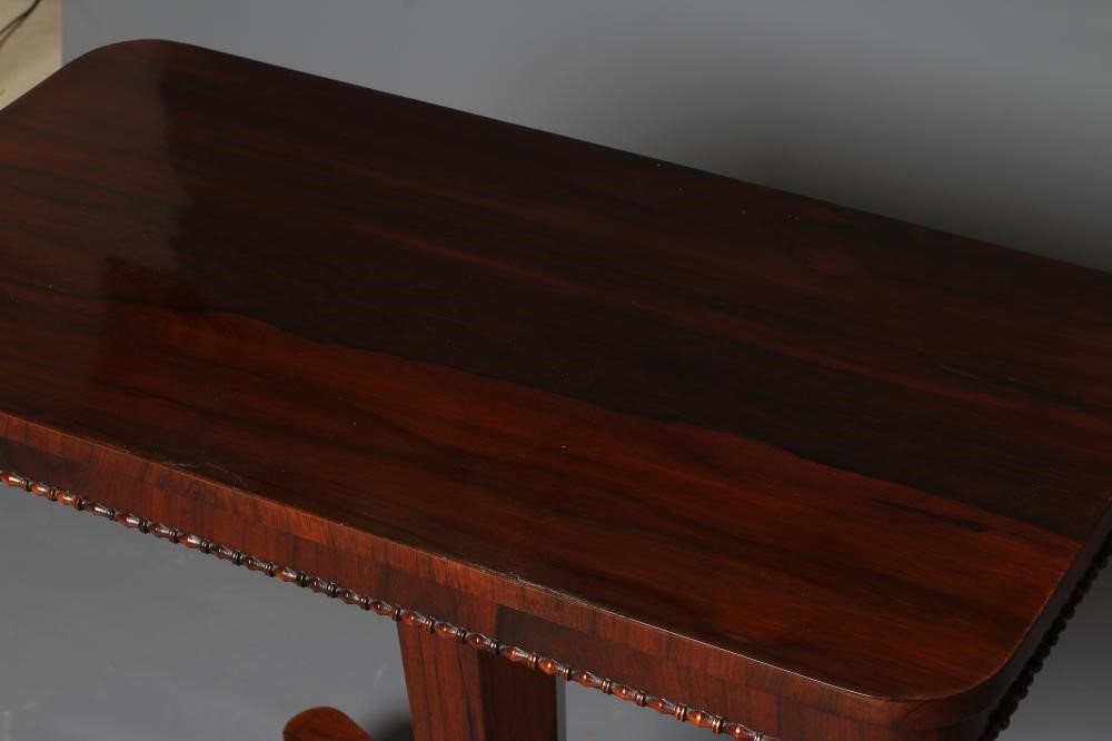 AN EARLY VICTORIAN ROSEWOOD OCCASIONAL TABLE Image