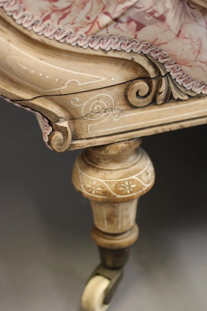 A VICTORIAN WALNUT AND INLAID CHAISE LONGUE Image