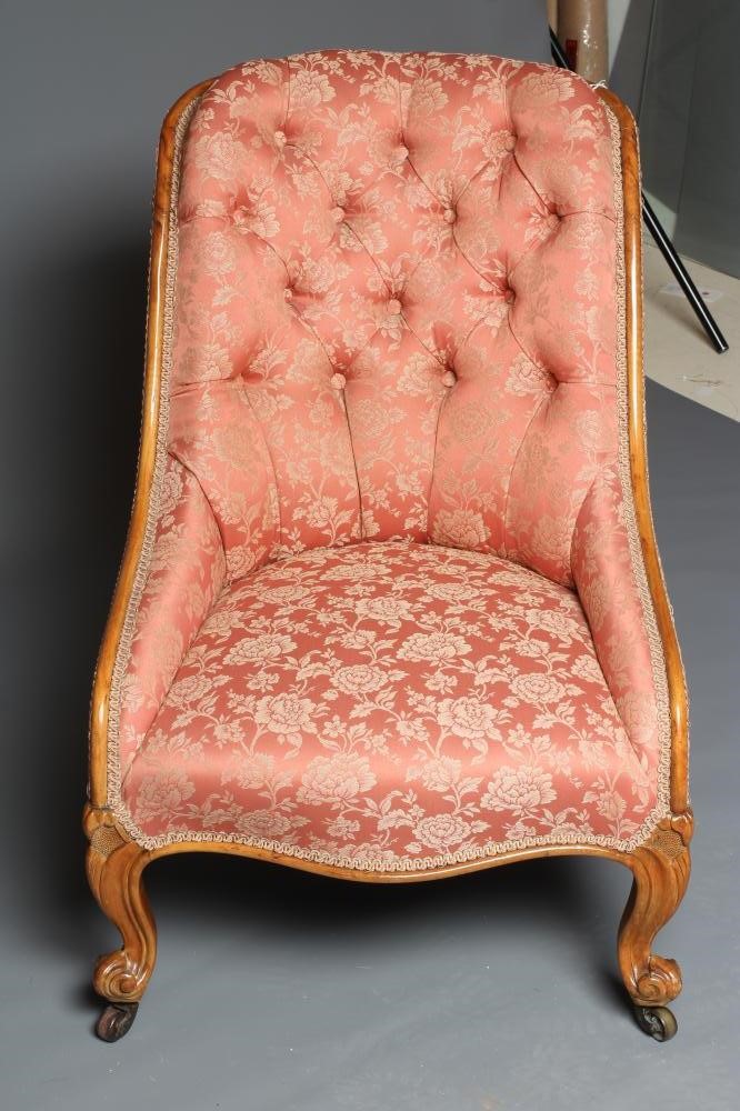 A VICTORIAN WALNUT SHOW FRAME NURSING CHAIR Image