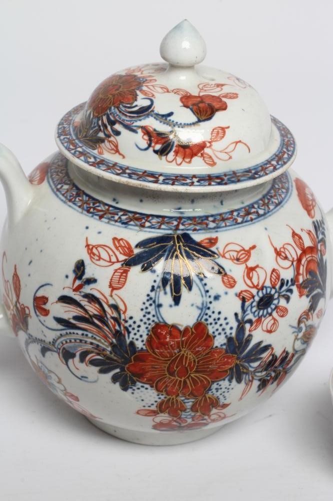 A CHRISTIANS PORCELAIN TEA BOWL Image