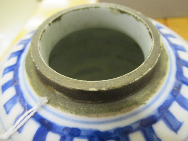 THREE CHINESE PORCELAIN VASES Image