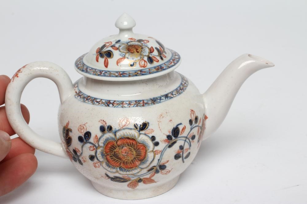 A SETH PENNINGTON PORCELAIN SAUCE BOAT Image