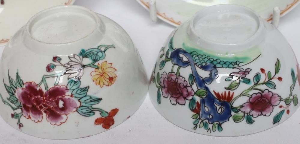 A CHRISTIANS PORCELAIN TEA BOWL AND SAUCER Image