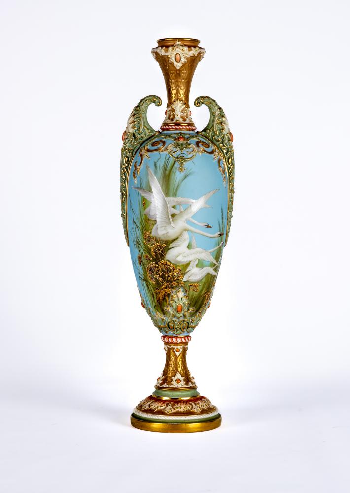 A ROYAL WORCESTER PORCELAIN TALL VASE Image