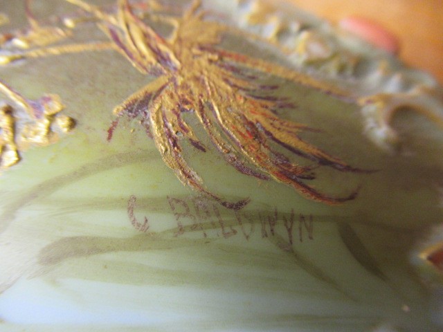 A ROYAL WORCESTER PORCELAIN TALL VASE Image