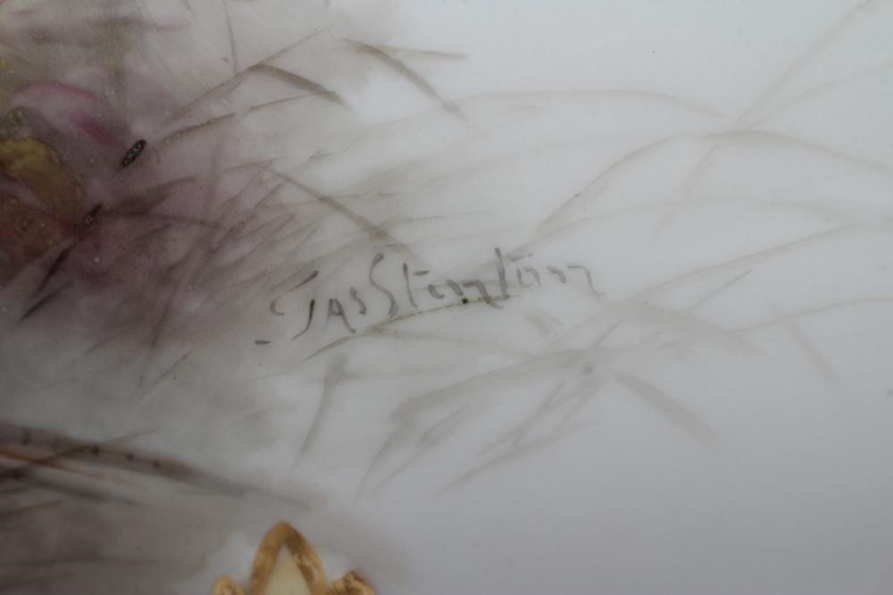 A ROYAL WORCESTER PORCELAIN POT POURRI AND COVERS Image