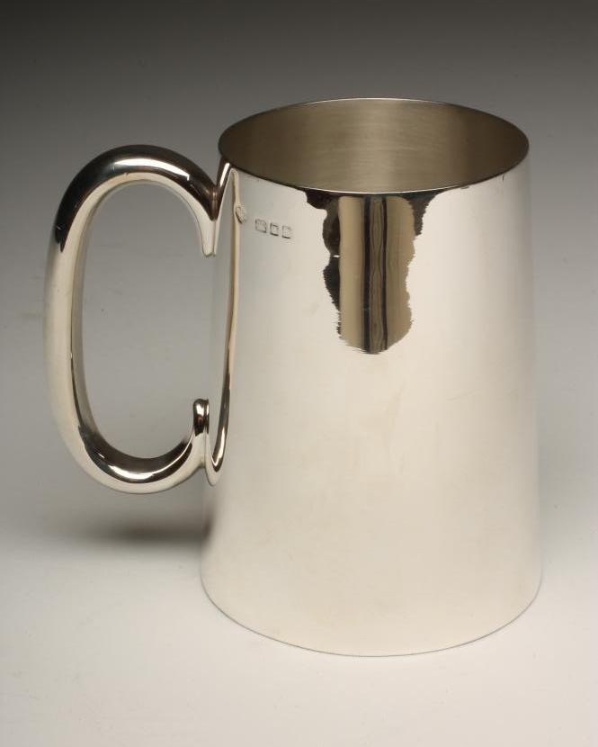 A SILVER PINT MUG Image
