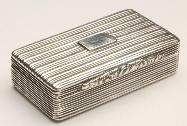 A WILLIAM IV SILVER SNUFF BOX Image