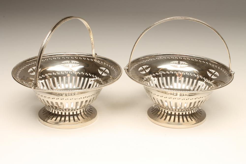A PAIR OF EDWARDIAN SILVER BASKETS Image