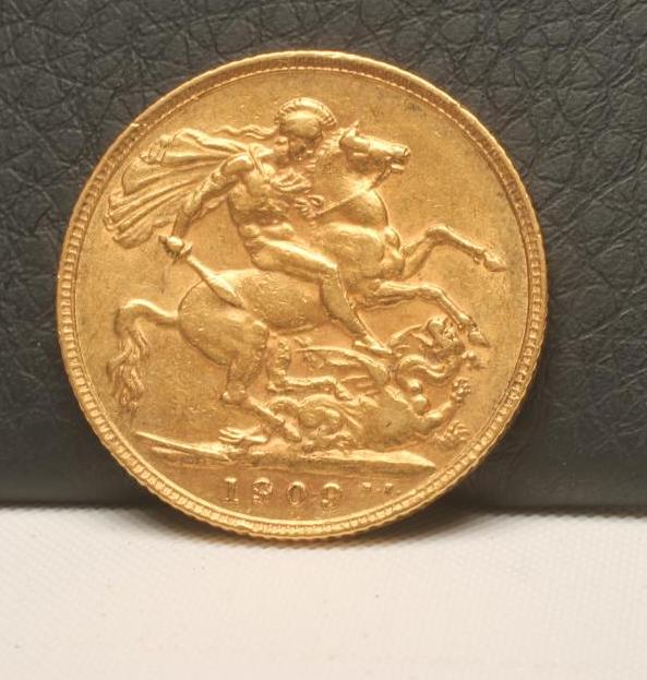 AN EDWARD VII GOLD SOVEREIGN Image