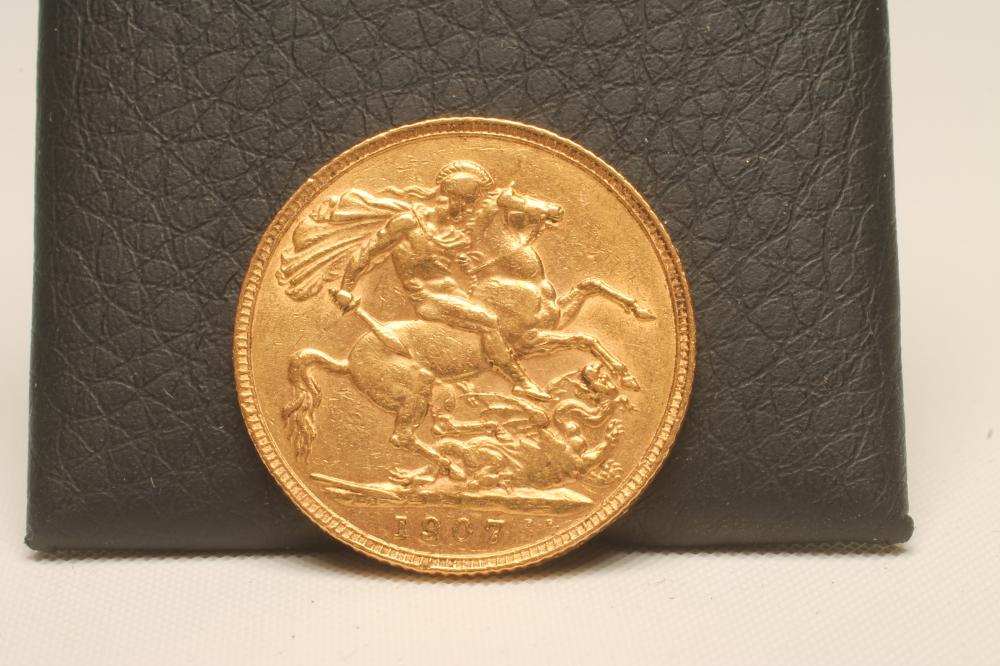 AN EDWARD VII GOLD SOVEREIGN Image