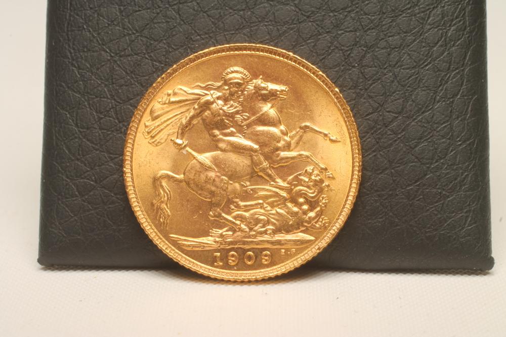 AN EDWARD VII GOLD SOVEREIGN Image