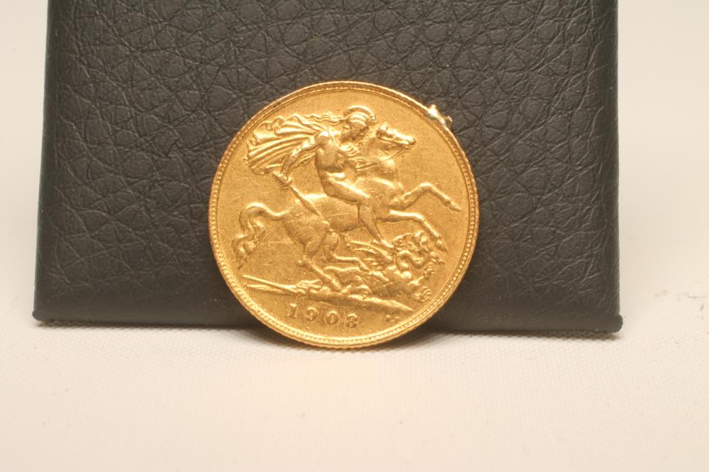 AN EDWARD VII GOLD HALF SOVEREIGN Image