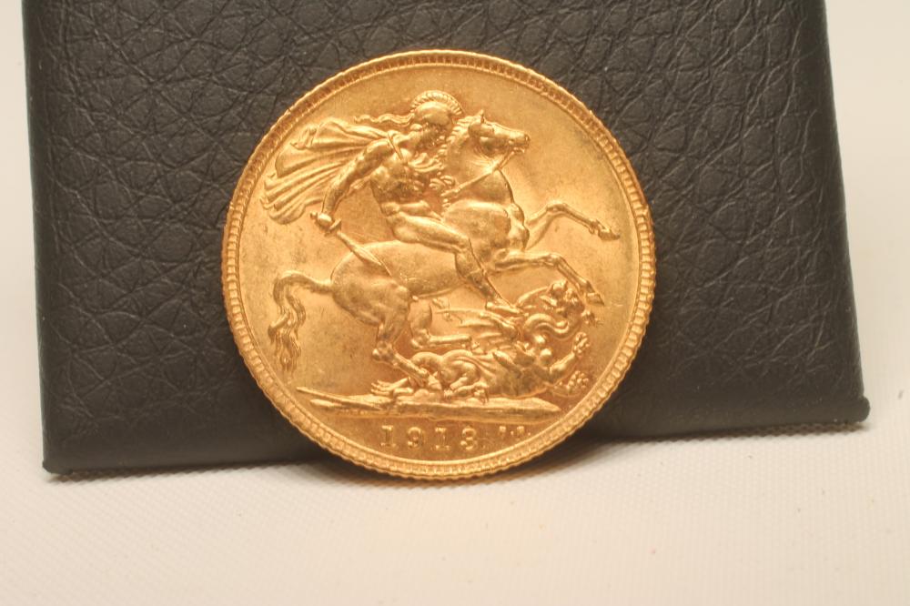 A GEORGE V GOLD SOVEREIGN Image
