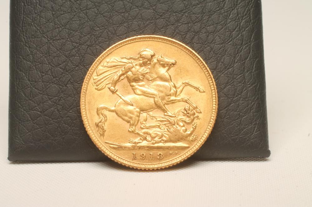 A GEORGE V GOLD SOVEREIGN Image