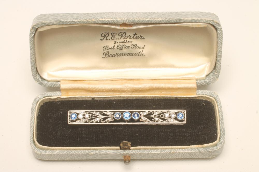 AN ART DECO SAPPHIRE AND DIAMOND BROOCH Image