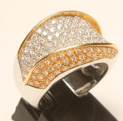 A DIAMOND DRESS RING Image