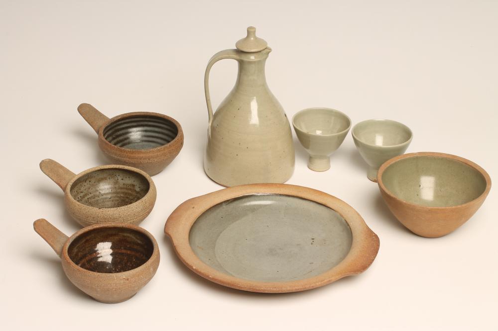 A COLLECTION OF ST. IVES STUDIO STANDARD WARES Image