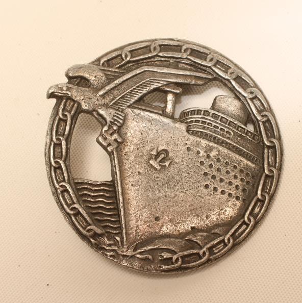 A GERMAN THIRD REICH KRIEGSMARINE BLOCKADE RUNNER'S BADGE Image
