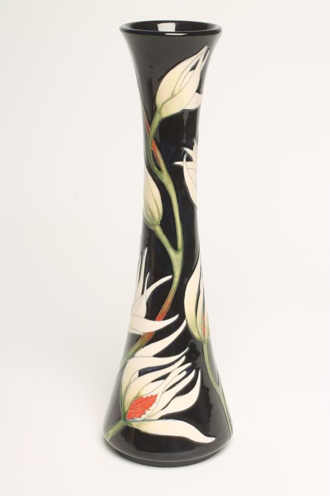 A MOORCROFT POTTERY VASE Image