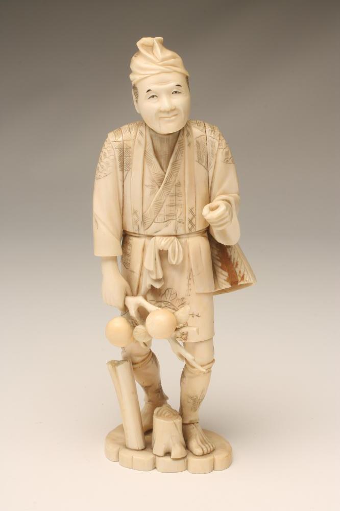 A JAPANESE SECTIONAL IVORY FIGURE Image