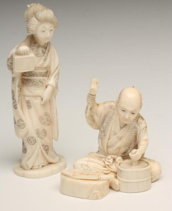 A JAPANESE ONE PIECE IVORY FIGURE Image