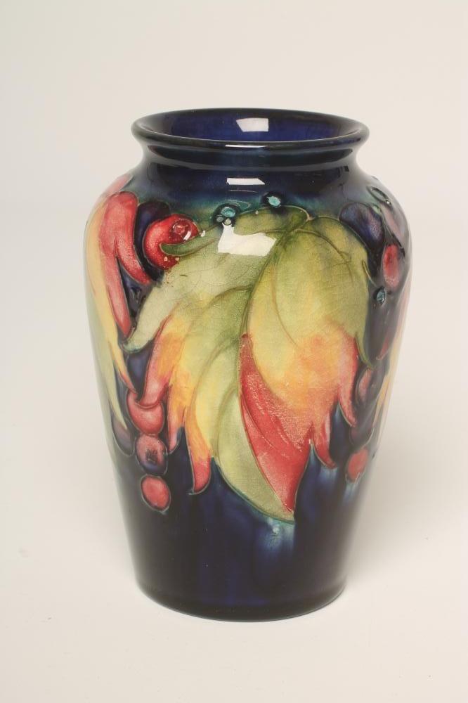 A MOORCROFT POTTERY VASE Image