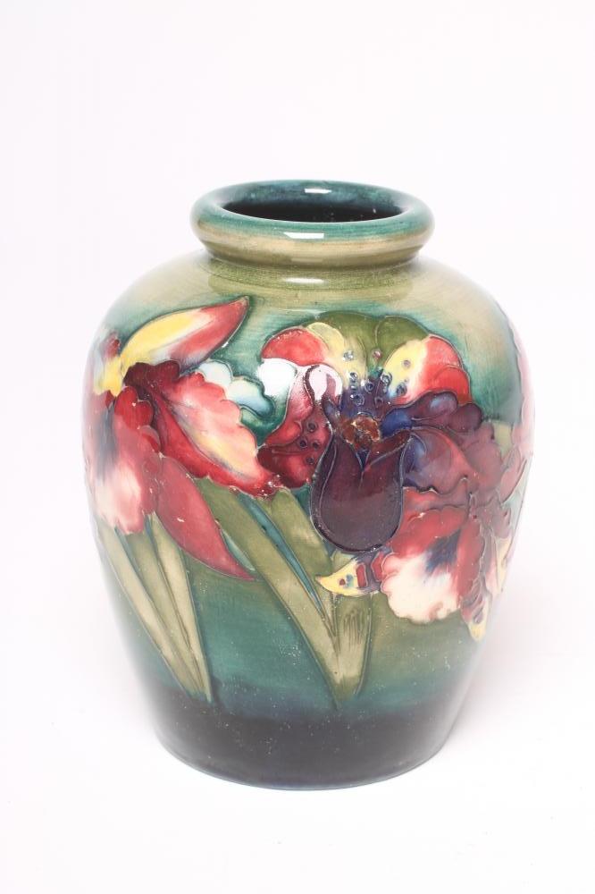 A MOORCROFT POTTERY VASE Image