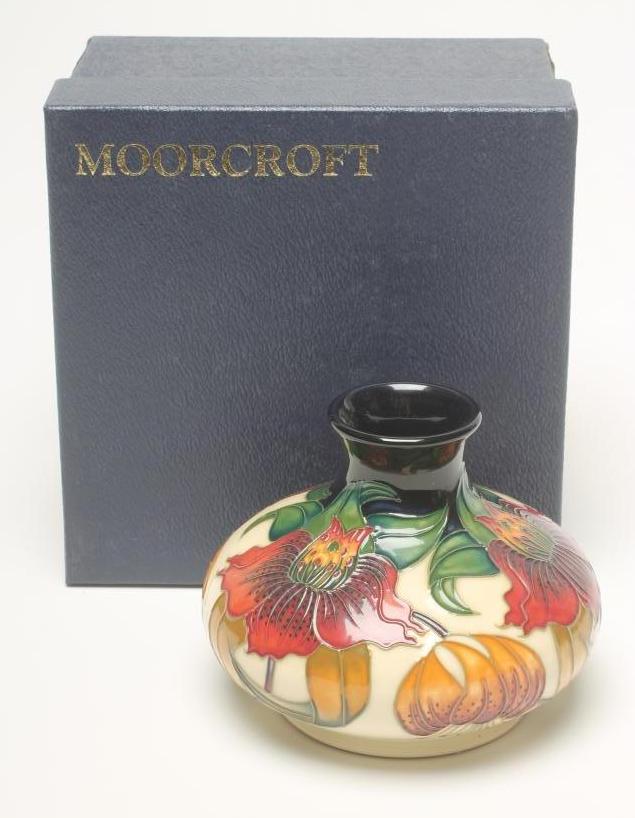 A MOORCROFT POTTERY VASE Image
