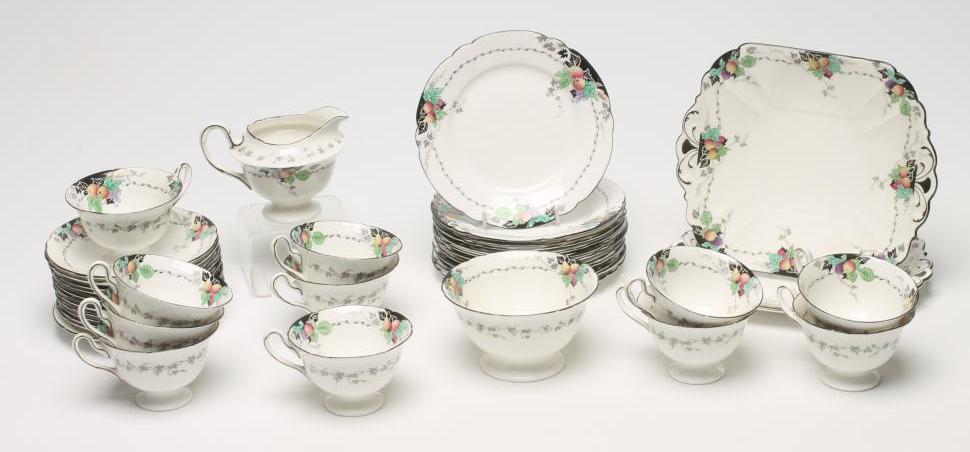 A SHELLEY CHINA TEA SERVICE Image
