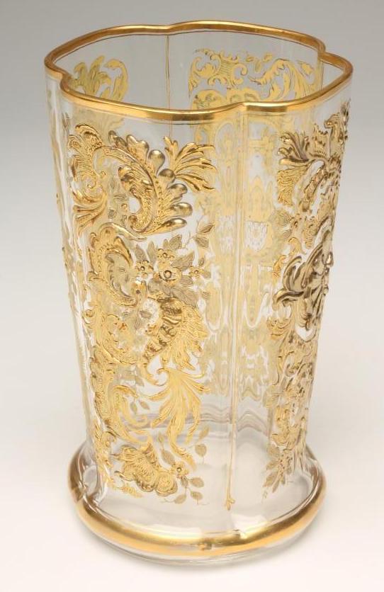 A THOMAS WEBB STYLE GLASS VASE Image