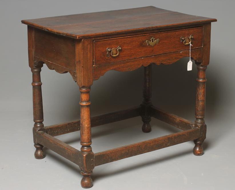 AN OAK SIDE TABLE Image