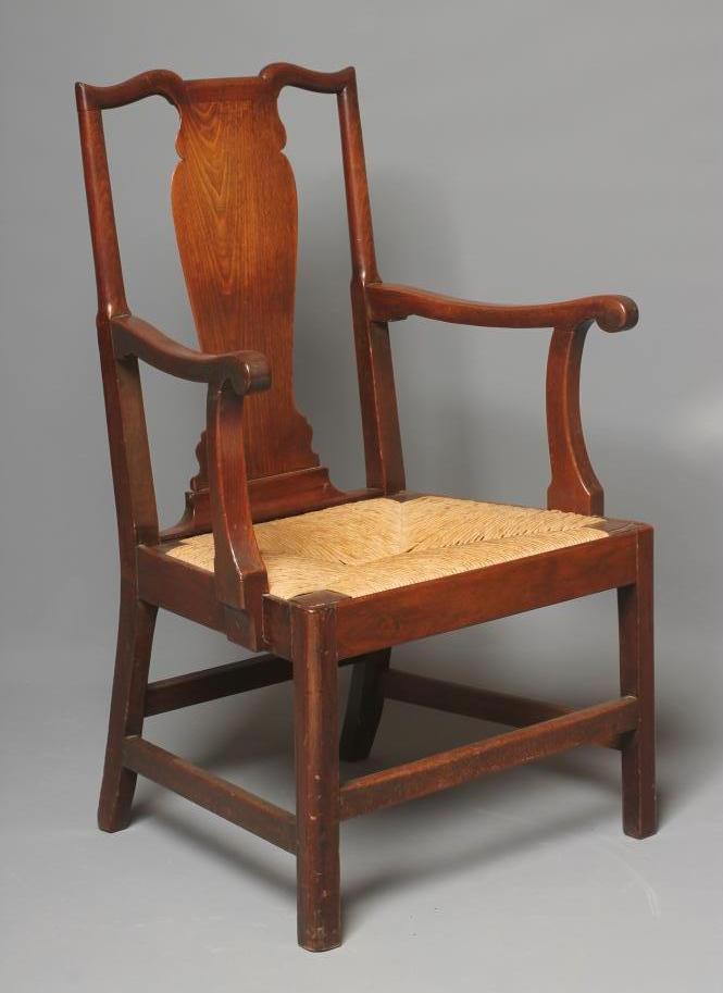 A GEORGIAN MAHOGANY ELBOW CHAIR Image