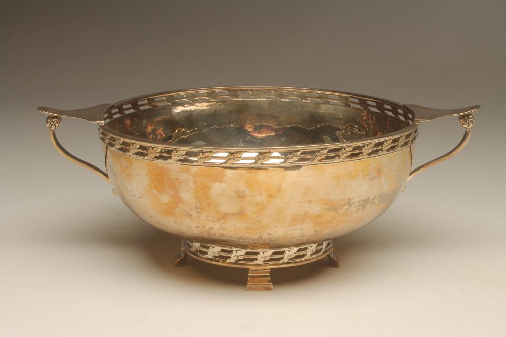 AN ART DECO SILVER BOWL Image