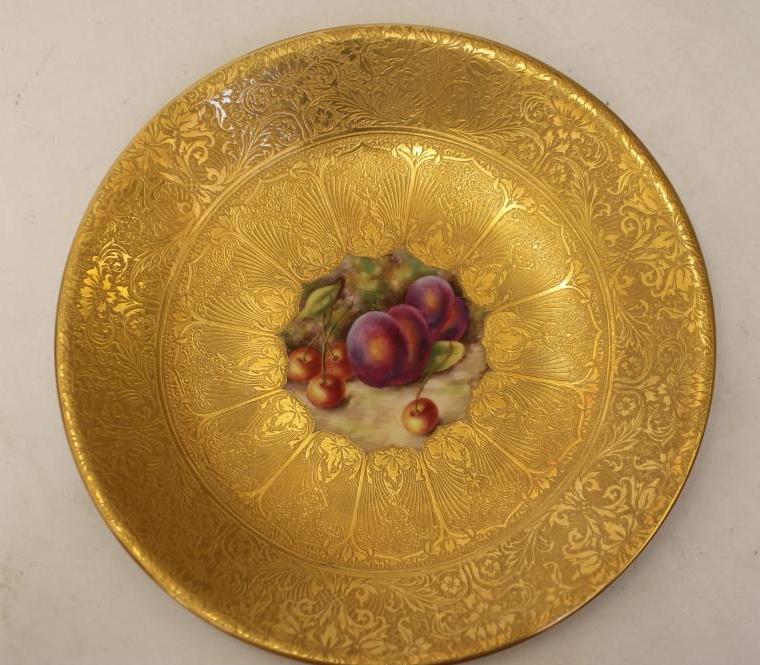 A ROYAL WORCESTER CHINA CABINET PLATE Image