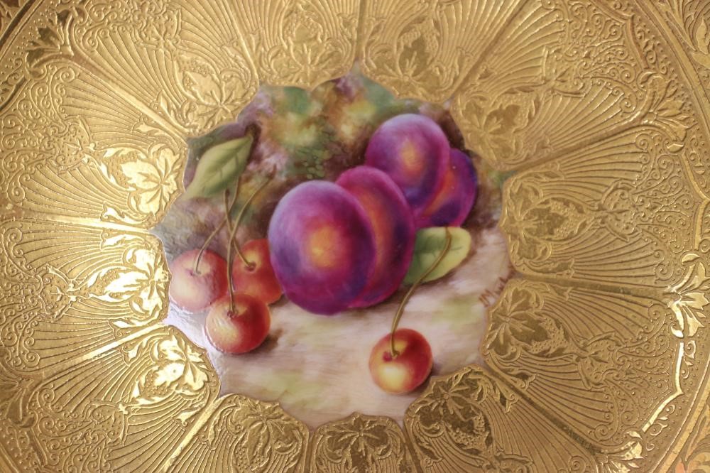 A ROYAL WORCESTER CHINA CABINET PLATE Image