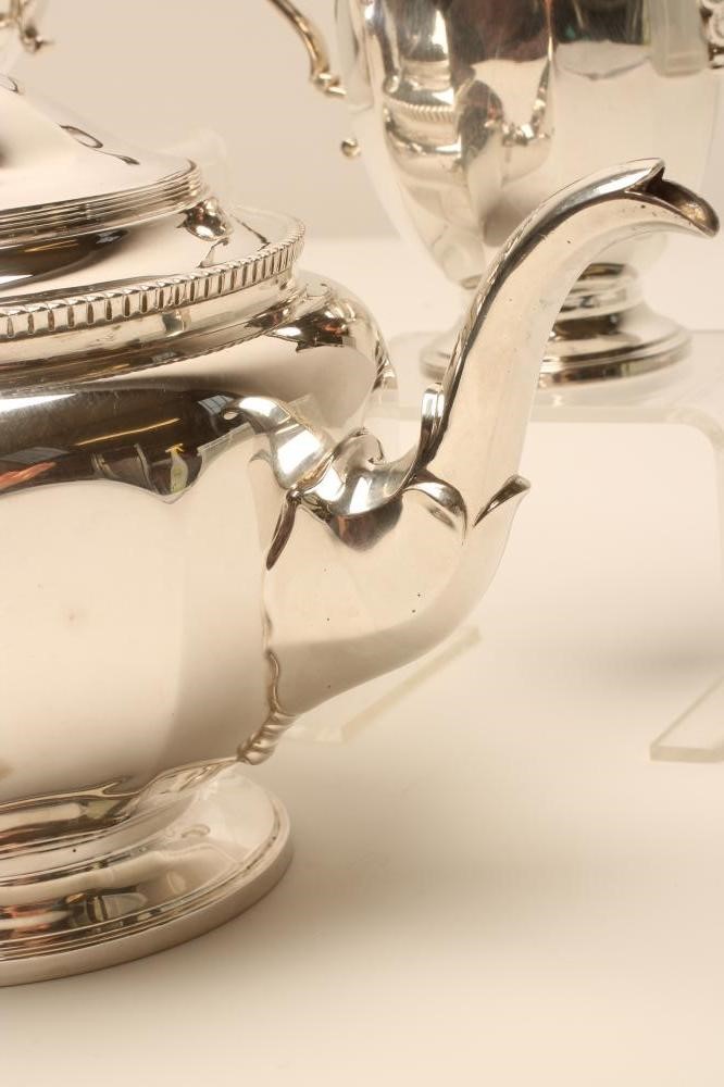 A FOUR PIECE SILVER TEA AND COFFEE SERVICE Image