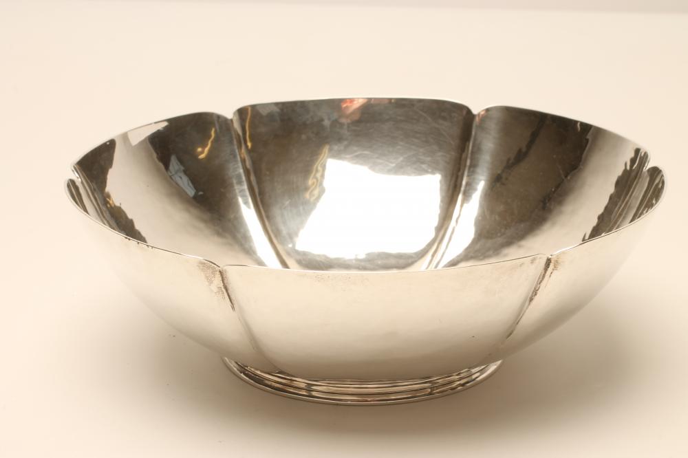 A SILVER FRUIT BOWL Image