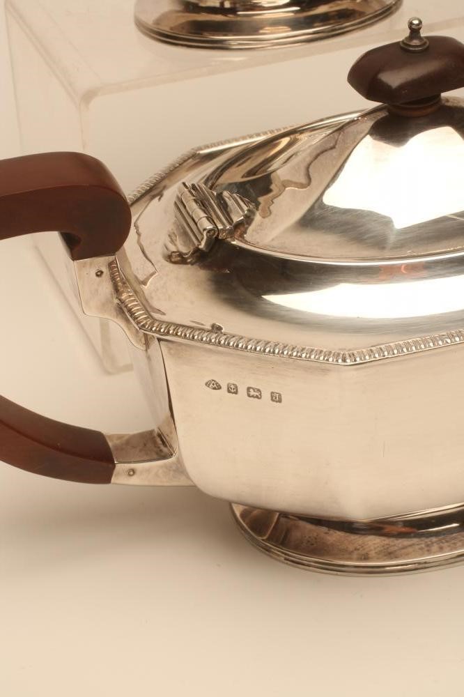 A THREE PIECE SILVER TEA SERVICE Image