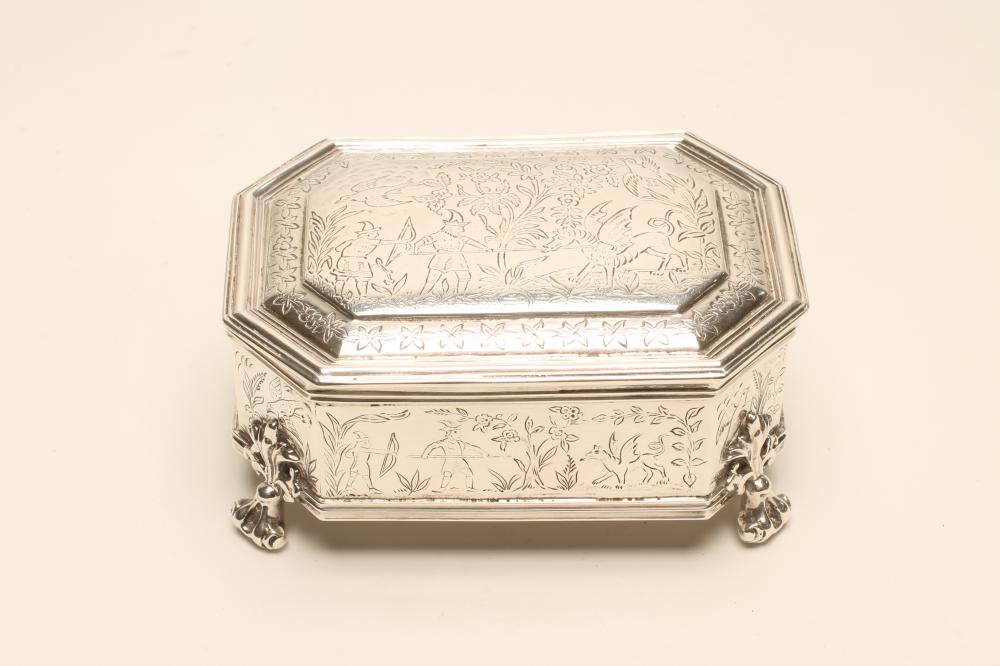 A SILVER DRESSING TABLE BOX Image