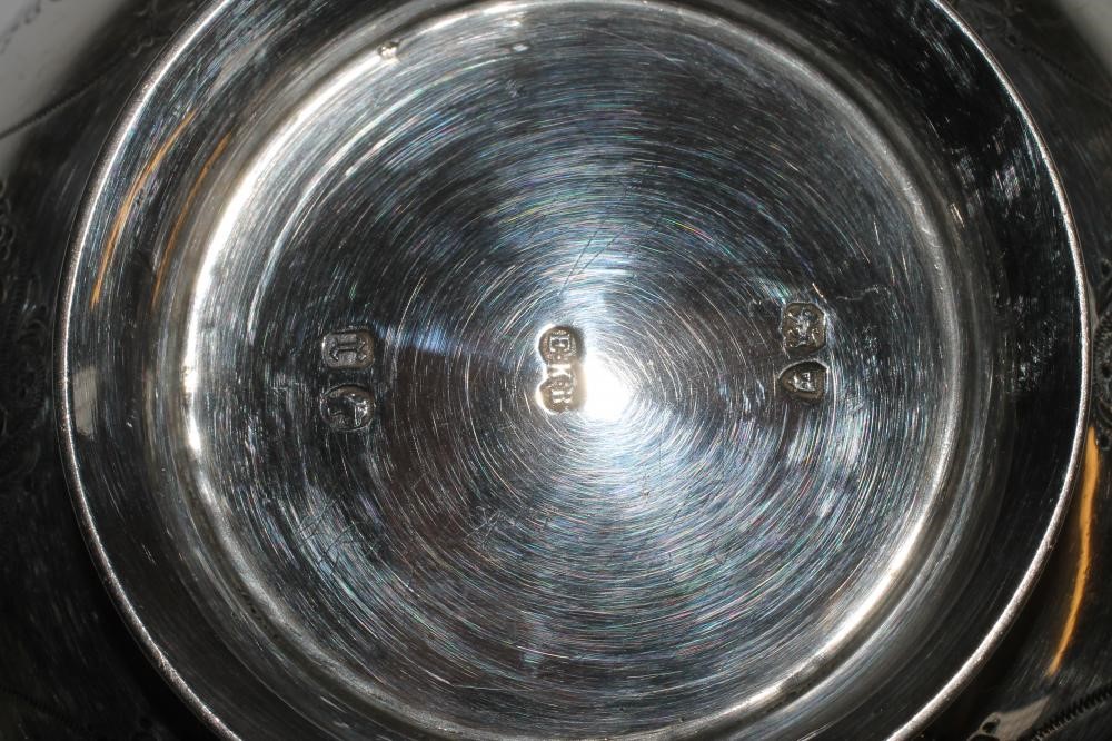 A VICTORIAN SILVER SUGAR BASIN Image